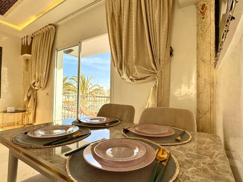 Appartement vue mer 2 chambres avec salon - Location par jour à Marina Agadir