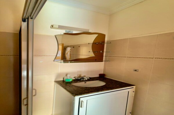 Bel appartement 2 chambres avec balcons à louer - Hay Salam, Agadir