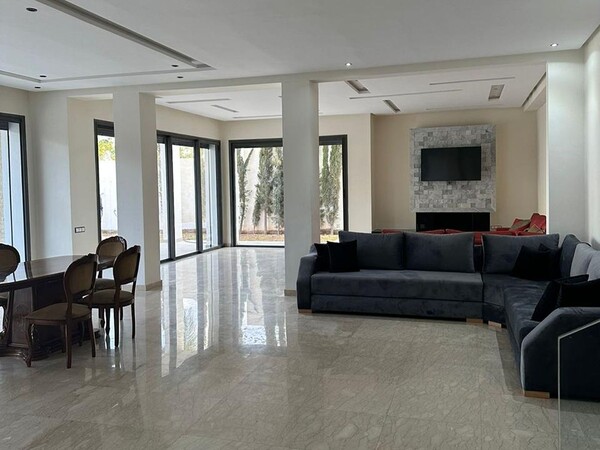 Luxury villa with private pool in Iligh
