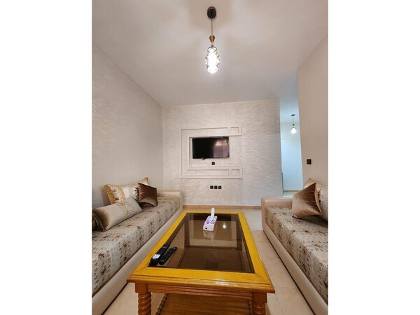Appartement Confortable 1 Chambre avec Salon Marocain à Agadir