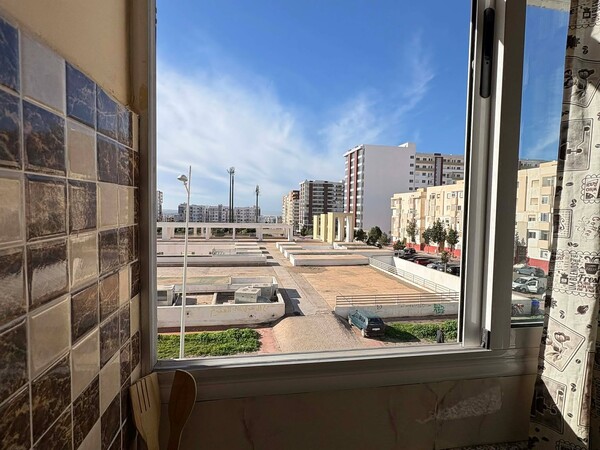 Beautiful Bright Modern Apartment - Excellent Location