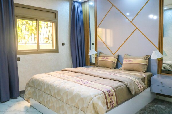 Appartement spacieux et lumineux Riad Salam