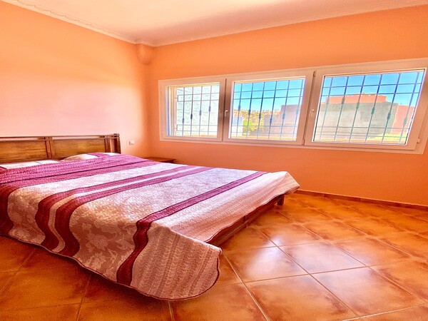 Appartement Rez-de-Chaussée avec Terrasse - Vue Mer & Montagnes à Imi Ouaddar