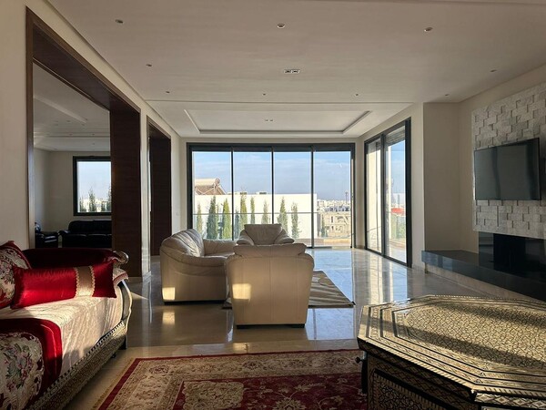 Villa de luxe avec piscine privée à Iligh