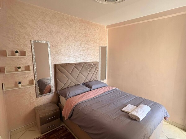 Beautiful Bright Modern Apartment - Excellent Location