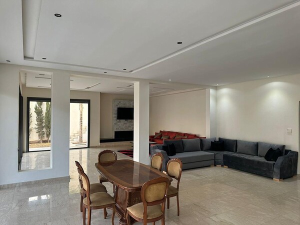 Luxury villa with private pool in Iligh
