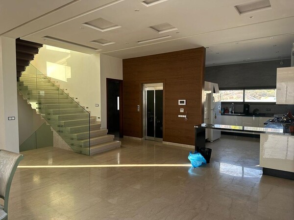 Luxury villa with private pool in Iligh