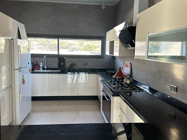 Luxury villa with private pool in Iligh