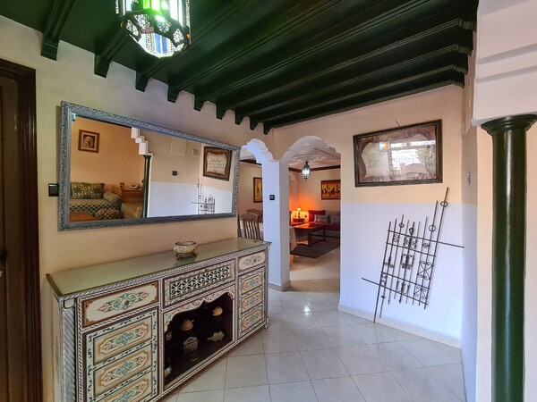 Appartement de Charme Style Marocain avec Grande Terrasse - Idéal Vacances à Agadir