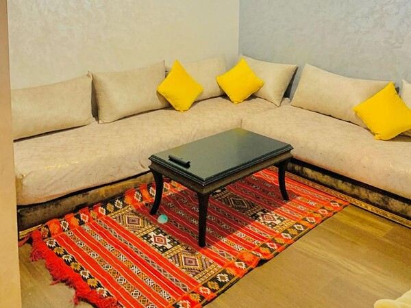 Appartement meublé 2 chambres avec patio - Location courte durée à Hay Dakhla, Agadir