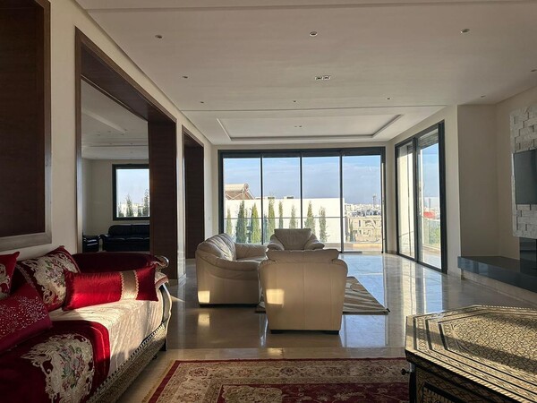 Luxury villa with private pool in Iligh