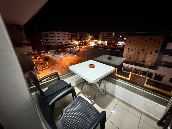 Bel Appartement avec Balcon & Vue à Agadir