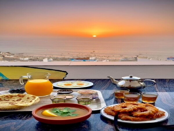 Hostel Blue House Taghazout - Dorm Beds & Private Rooms with Ocean View Rooftop