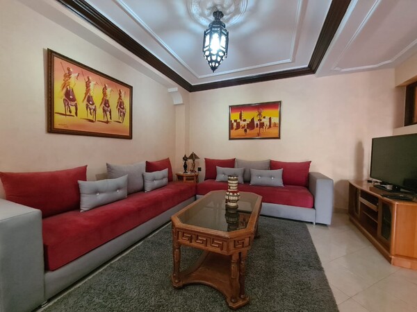 Appartement de Charme Style Marocain avec Grande Terrasse - Idéal Vacances à Agadir